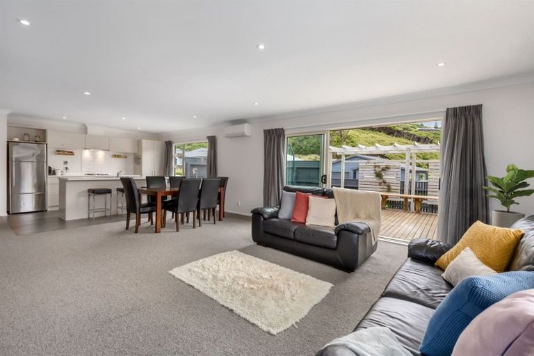 Photo of property in 3 Spritsail Place, Whitby, Porirua, 5024