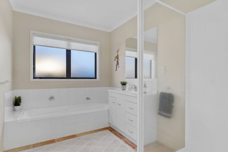 Photo of property in 54 Village Park Drive, Welcome Bay, Tauranga, 3112