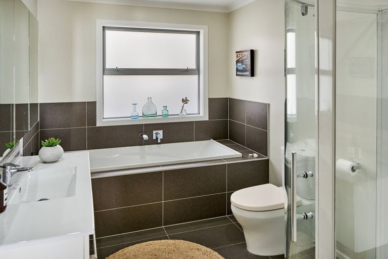 Photo of property in 147 Navigation Drive, Whitby, Porirua, 5024