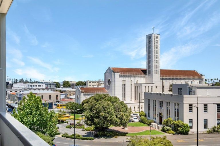 Photo of property in Mclean Towers, 3h/3 Shakespeare Road, Napier South, Napier, 4110