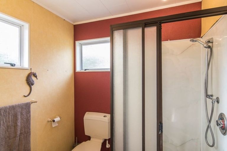 Photo of property in 40 Kaitawa Crescent, Paraparaumu, 5032