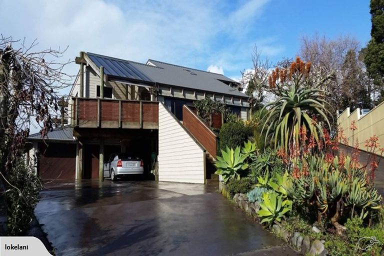 Photo of property in 12 Kaitake Place, Oakura, 4314