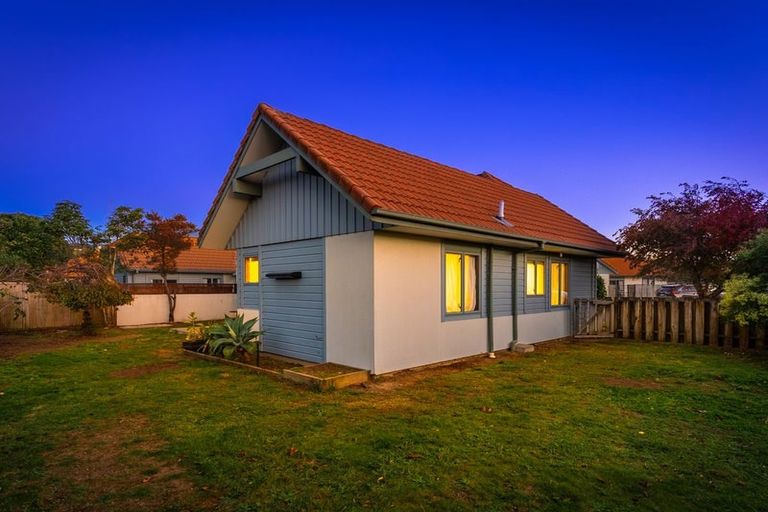 Photo of property in 14b Realm Drive, Paraparaumu, 5032