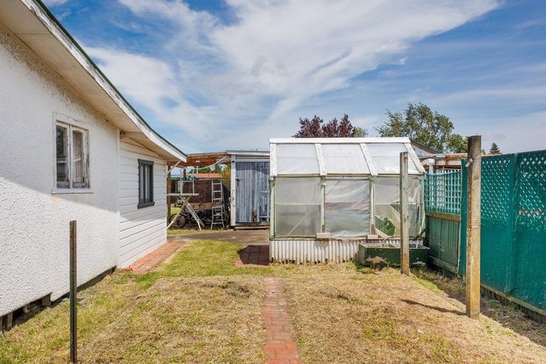 Photo of property in 30 Ngahina Street, Marton, 4710