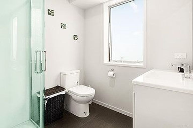 Photo of property in 17 Modello Lane, Waiuku, 2123