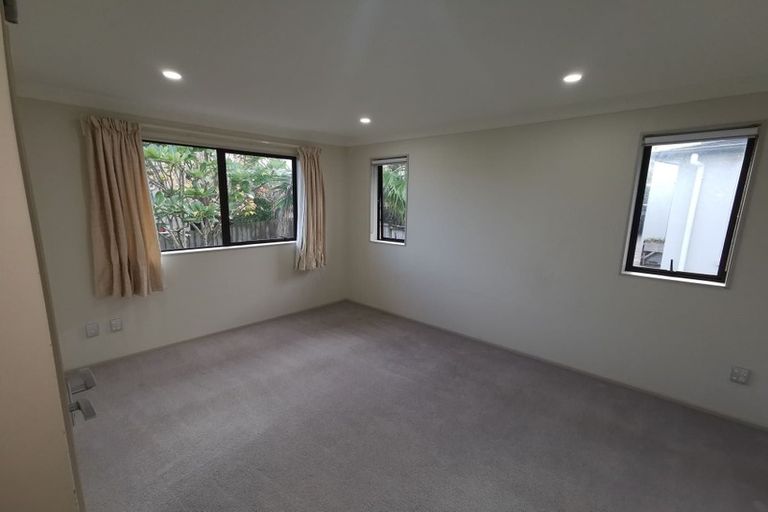 Photo of property in 10 Tekapo Rise, Fairview Heights, Auckland, 0632