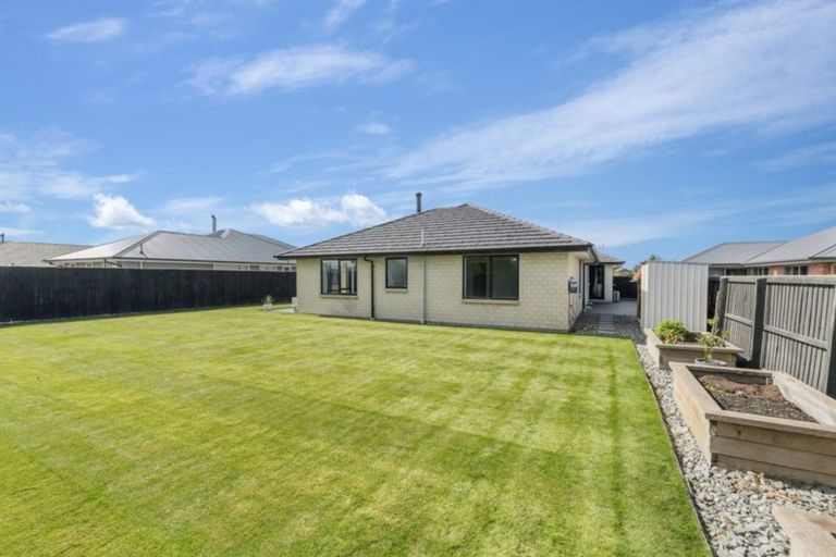 Photo of property in 19 Lloyds Close, Rolleston, 7614