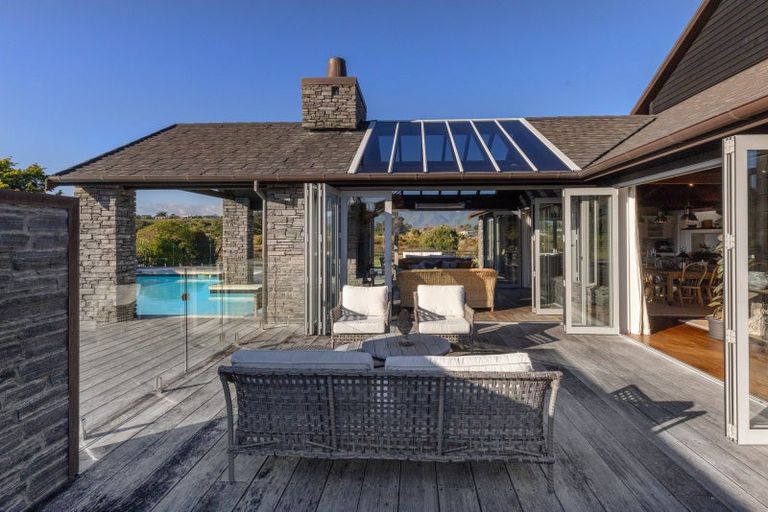 Photo of property in 2 Otaihanga Road, Paraparaumu Beach, Paraparaumu, 5032