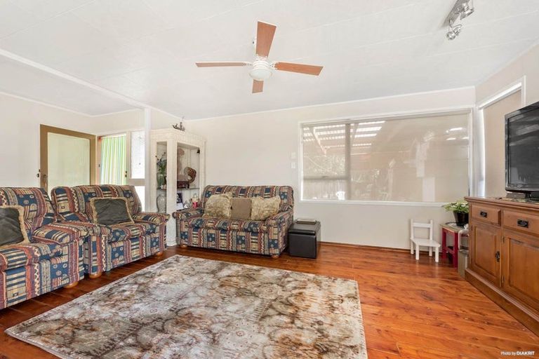 Photo of property in 78 Reynella Drive, Massey, Auckland, 0614