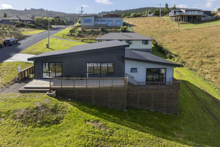 Photo of property in 32 Nore Street, Waihola, Milton, 9073
