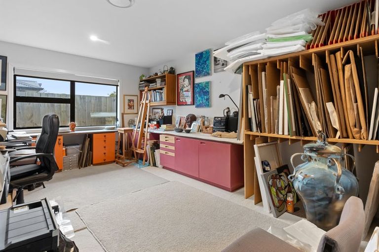 Photo of property in 6 Kingi Te Ahoaho Place, Otaki, 5512