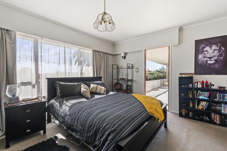 Photo of property in 2 Hogan Street, Pukekohe, 2120