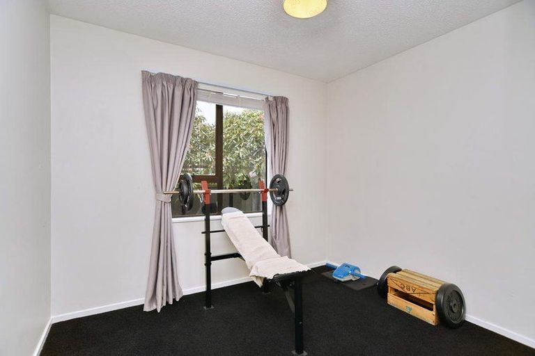 Photo of property in 2/18 Wairakei Road, Strowan, Christchurch, 8052
