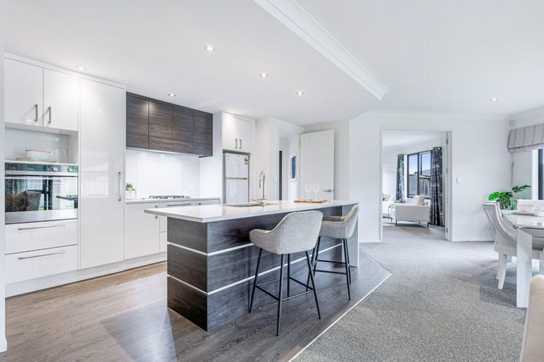 Photo of property in 10 Pititi Lane, Kumeu, 0810