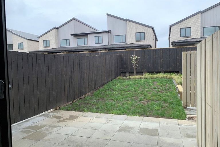 Photo of property in 35 Peihana Road, Hobsonville, Auckland, 0616