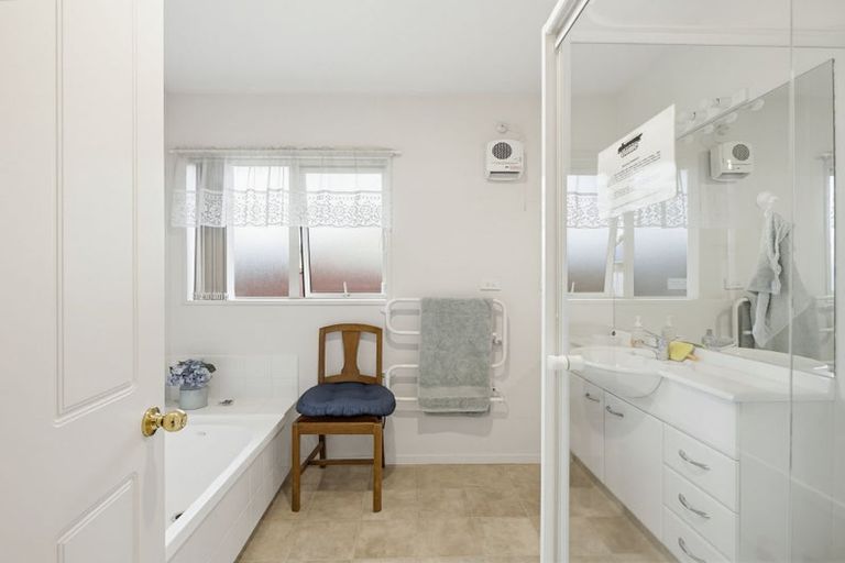 Photo of property in 13 Robert Coup Road, Kaiapoi, 7630