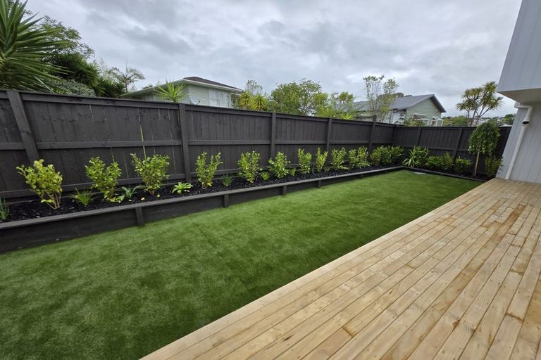Photo of property in 7/13 Fairdale Place, Birkdale, Auckland, 0626