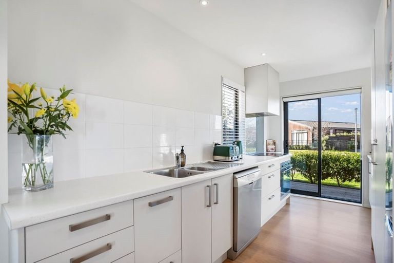 Photo of property in 7 Parachute Crescent, Papakura, 2110