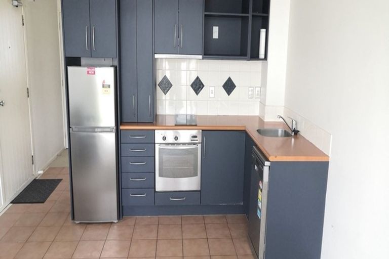 Photo of property in 141/2 Armoy Drive, East Tamaki, Auckland, 2016