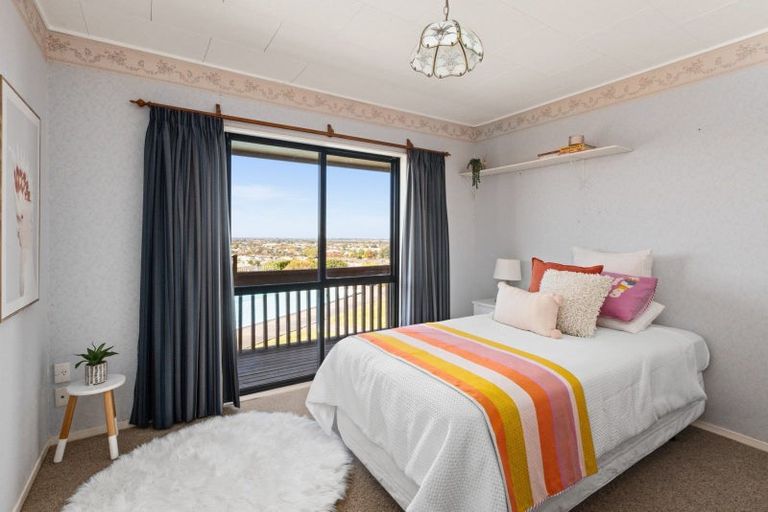 Photo of property in 35 Cumberland Rise, Taradale, Napier, 4112