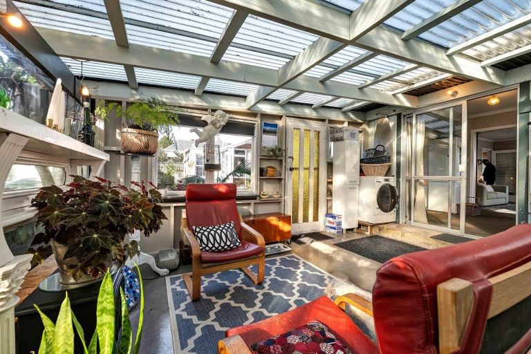 Photo of property in 8 Omata Road, Westown, New Plymouth, 4310