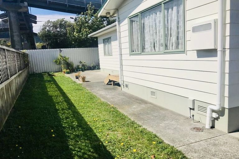 Photo of property in 13 Rawson Street, Tawa, Wellington, 5028