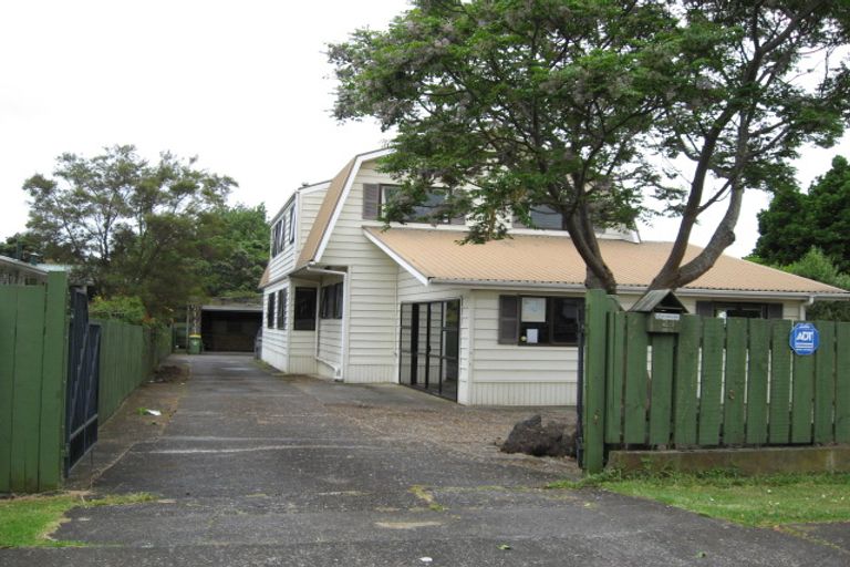 Photo of property in 23 Muir Avenue, Mangere Bridge, Auckland, 2022