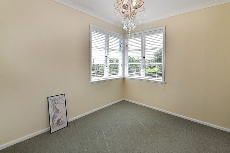 Photo of property in 25 Downer Street, Helensville, 0800