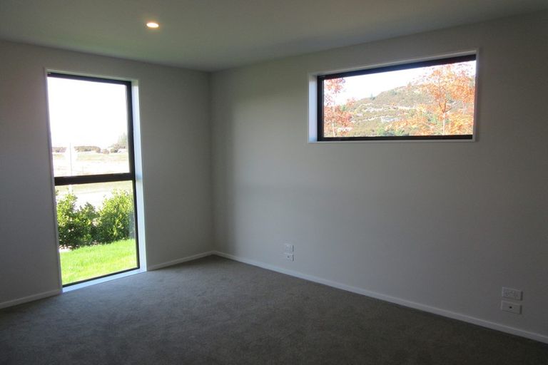Photo of property in 26 Mount Creighton Crescent, Wanaka, 9305