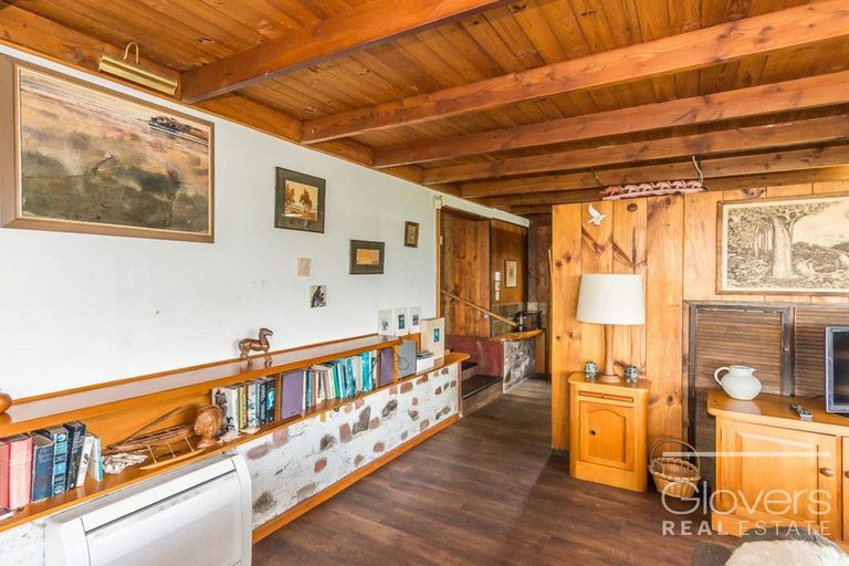 Photo of property in 94 Otitori Bay Road, Titirangi, Auckland, 0604