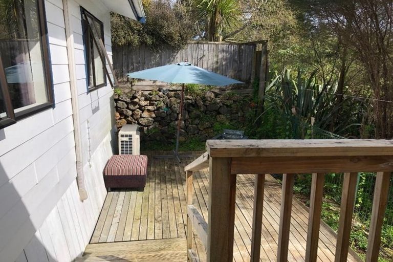 Photo of property in 2/15 Simpson Road, Ranui, Auckland, 0612