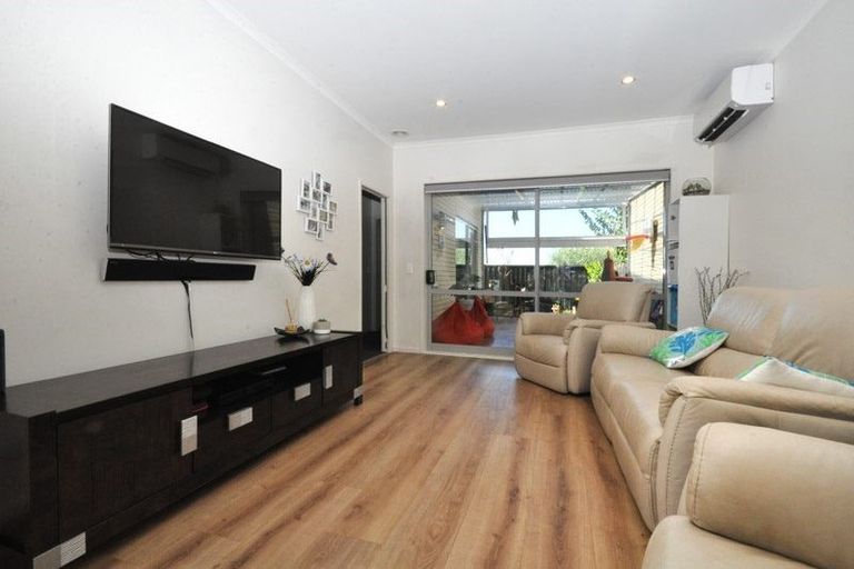 Photo of property in 16 Kanuka Road, Hobsonville, Auckland, 0616