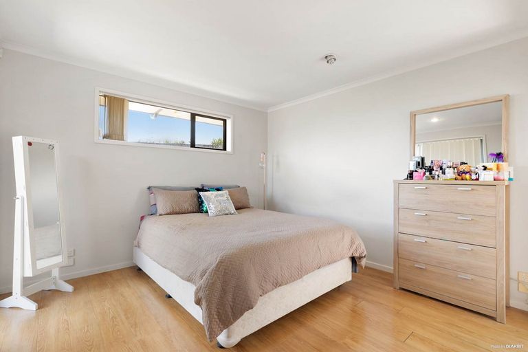 Photo of property in 37 Bellville Drive, Clendon Park, Auckland, 2103