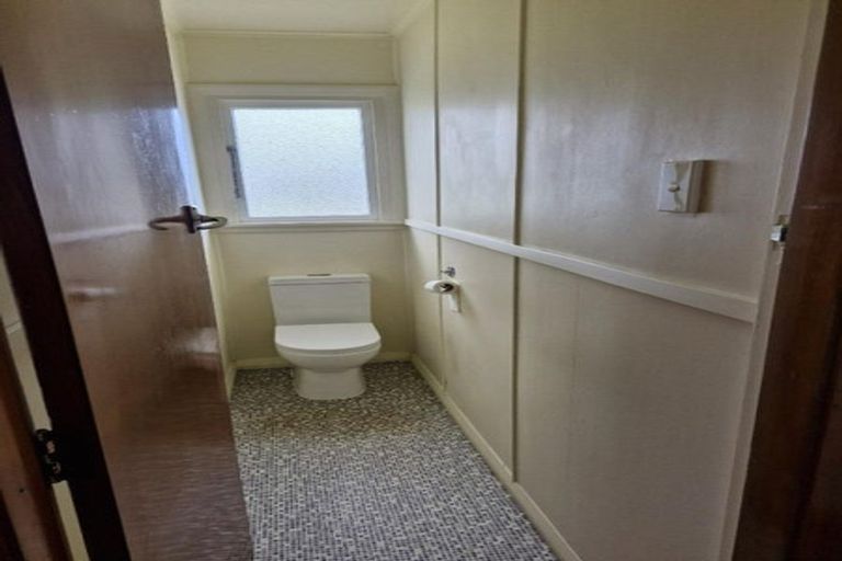 Photo of property in 38 Lismore Street, Strandon, New Plymouth, 4312