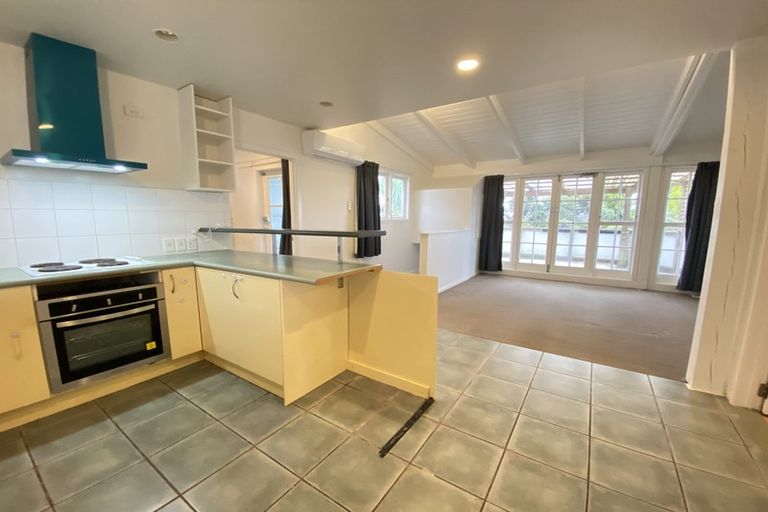 Photo of property in 64 Manuka Road, Glenfield, Auckland, 0629