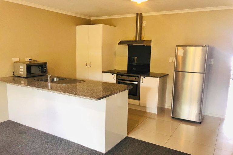 Photo of property in 212u3 Old Farm Road, Hamilton East, Hamilton, 3216