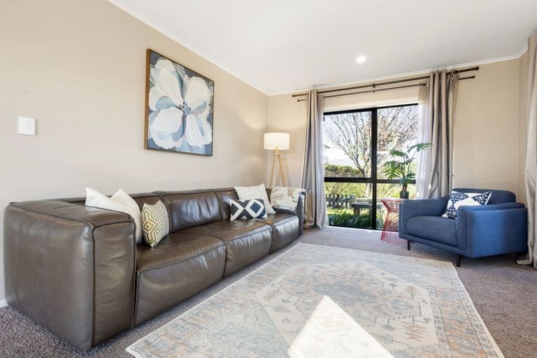 Photo of property in 5 Ruske Place, Grandview Heights, Hamilton, 3200