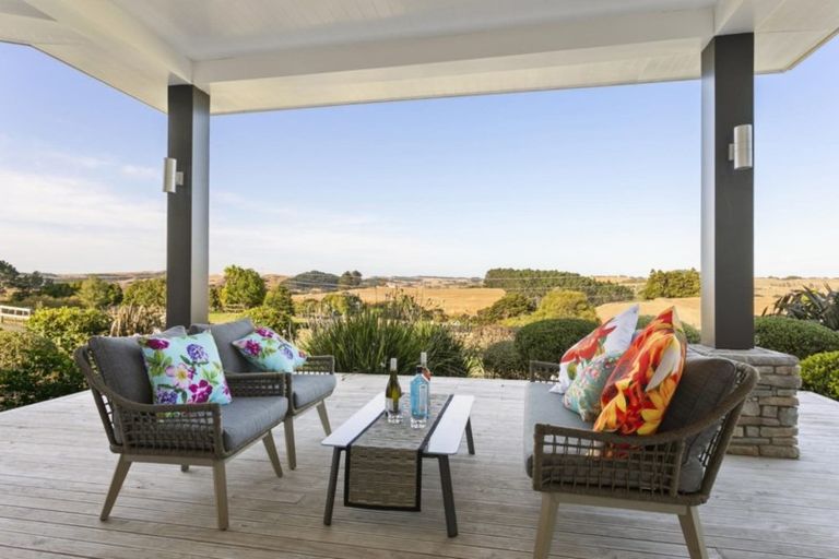 Photo of property in 1304 Old North Road, Helensville, 0875