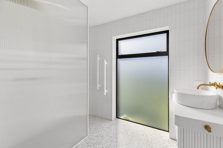 Photo of property in 34 Minaret Ridge, Wanaka, 9305