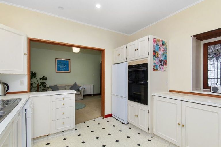 Photo of property in 29 Wadestown Road, Wadestown, Wellington, 6012