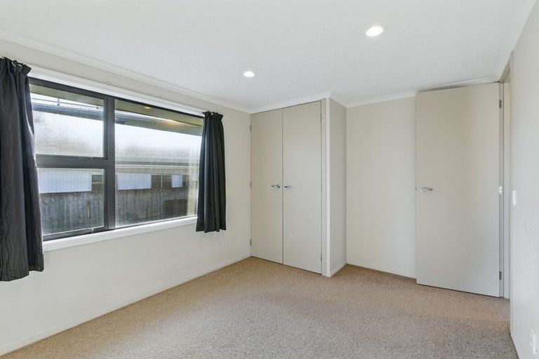 Photo of property in 30 Eruini Street, Waikanae Beach, Waikanae, 5036