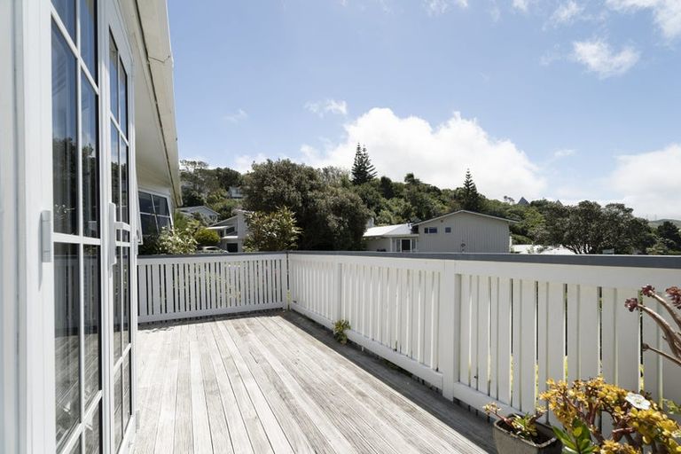 Photo of property in 65 Churton Drive, Churton Park, Wellington, 6037