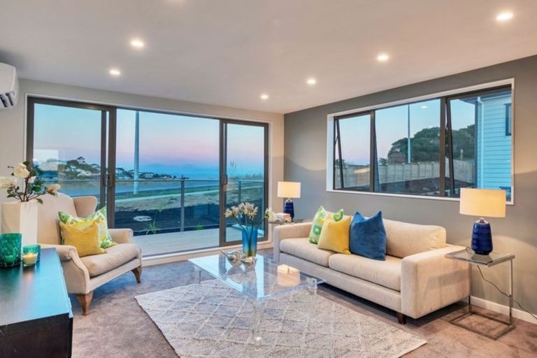 Photo of property in 5 Manawanui Way, Orewa, 0931