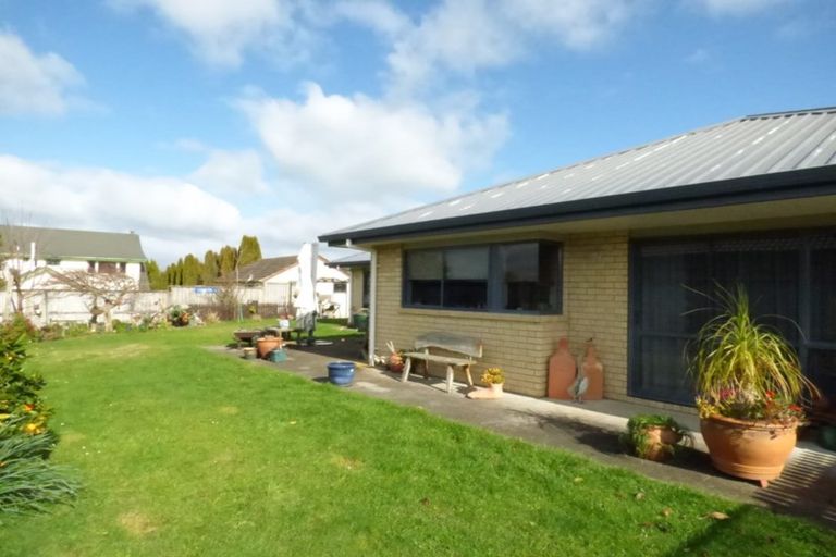 Photo of property in 14 Loveridge Place, Morrinsville, 3300