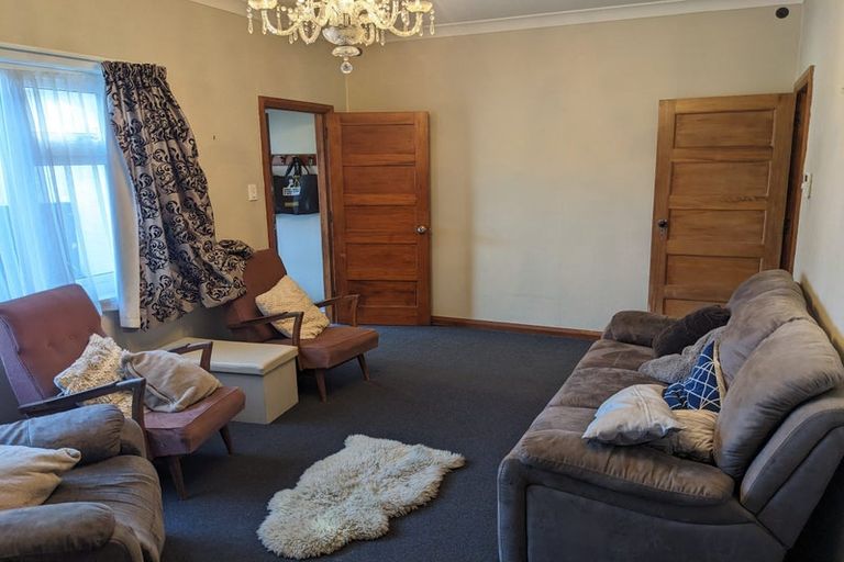 Photo of property in 30 Durham Crescent, Fairfield, Lower Hutt, 5011