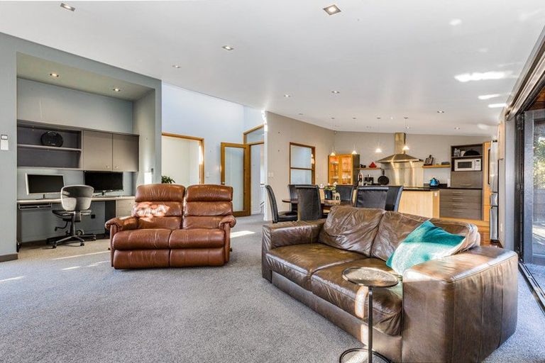 Photo of property in 3 Young Nicks Lane, Whitby, Porirua, 5024