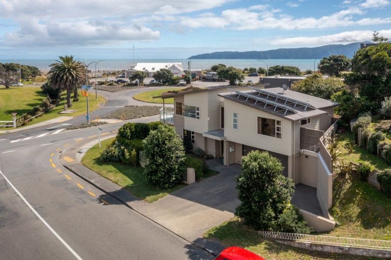 Photo of property in 3 Golf Road, Paraparaumu Beach, Paraparaumu, 5032