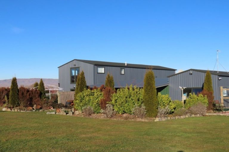 Photo of property in 14 Golden Road, Springvale, Alexandra, 9393