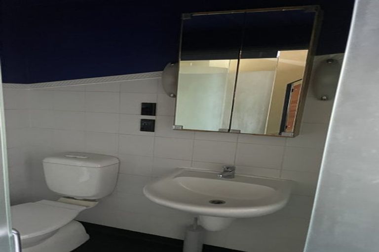 Photo of property in Qba Apartments, 1h/51 Webb Street, Mount Cook, Wellington, 6011