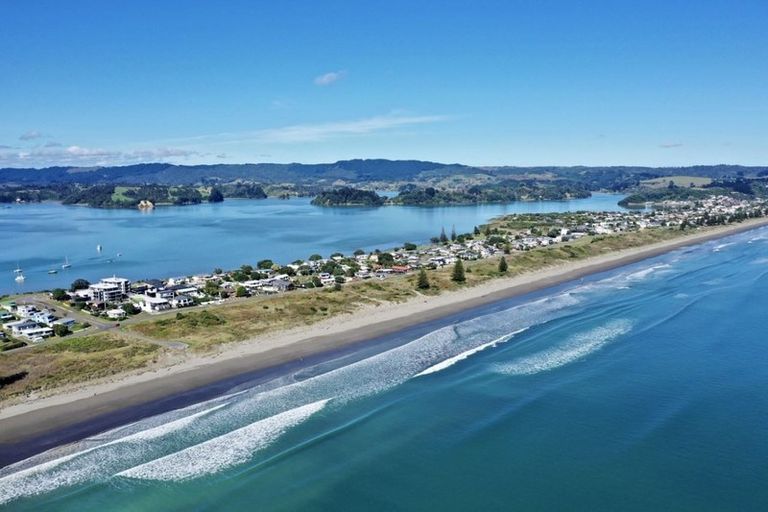 Photo of property in 338 Ocean Road, Ohope, 3121